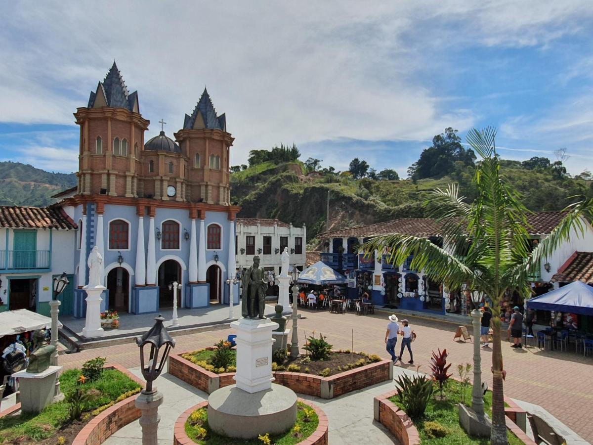 Domus Glamping Guatape Hotel Eksteriør billede