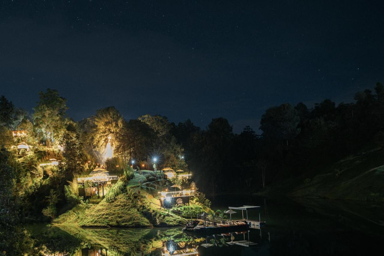 Domus Glamping Guatape Hotel Eksteriør billede