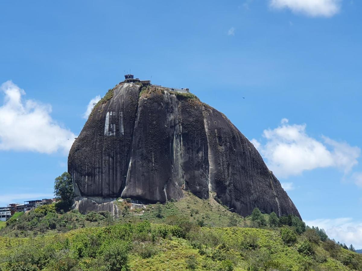 Domus Glamping Guatape Hotel Eksteriør billede